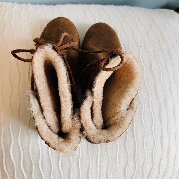 NWT, Size 7.5 Lace up boots. - Picture 4 of 6